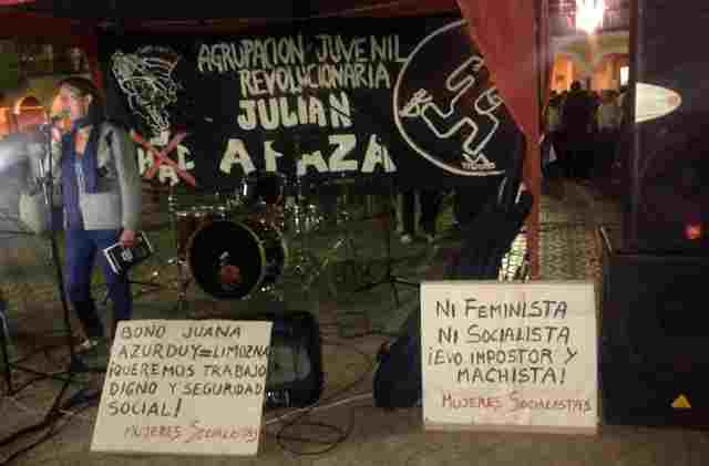 Movilizaciòn feministas en Cochabamba.