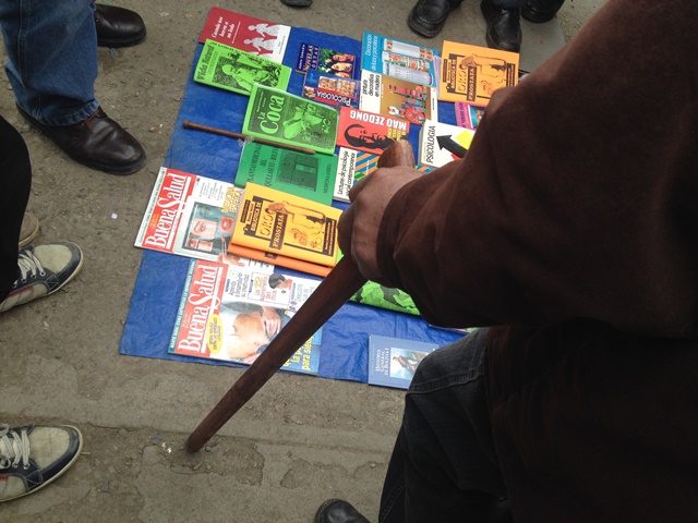 Un pedazo de nylon en el piso, los libros y el encuentro está servido.