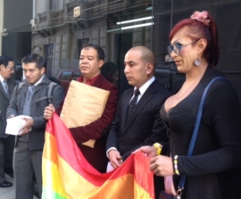 Una persona trans no puede "ni alquilar vivienda" en Bolivia