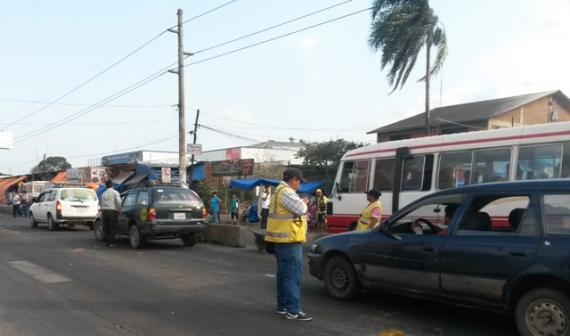 El tráfico puede esperar pero el celular, no