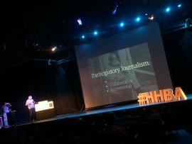 Aron Pilhofer, editor del área digital de The Guardian, presenta en el Media Party el modelo de periodismo participativo.