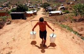 Agua limpia: bien escaso para millones de seres humanos.