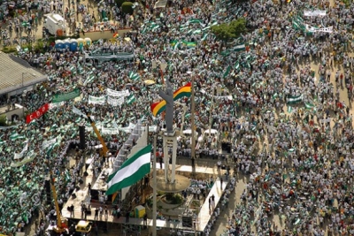 Concentración en Santa Cruz en torno del monumento del Cristo Redentor.